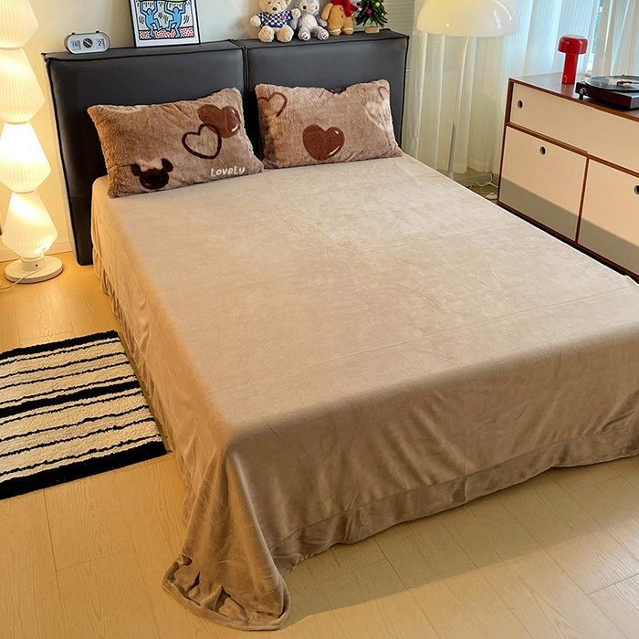 91家纺网 家纺一手货源 找家纺 金梦拉 2025直播爆款A类加厚兔绒印花系列四件套 可可爱心