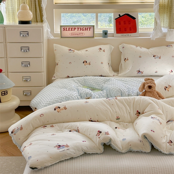 91家纺网 家纺一手货源 找家纺 暖生活 2025新款针织棉豆豆绒大豆秋冬被 被子被芯 点点腊肠