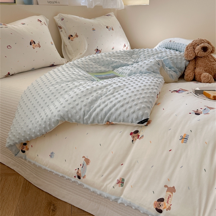 91家纺网 家纺一手货源 找家纺 暖生活 2025新款针织棉豆豆绒大豆秋冬被 被子被芯 点点腊肠