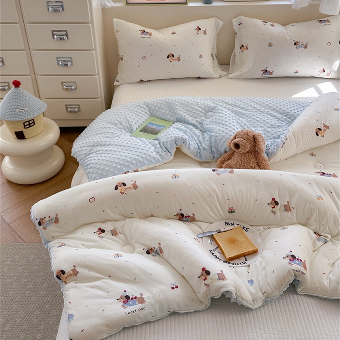 91家纺网 家纺一手货源 找家纺 暖生活 2025新款针织棉豆豆绒大豆秋冬被 被子被芯 点点腊肠