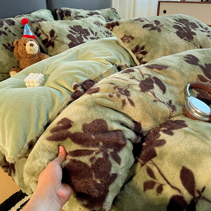 91家纺网 家纺一手货源 找家纺 金梦拉 2025直播爆款A类加厚兔绒印花系列四件套 绿叶