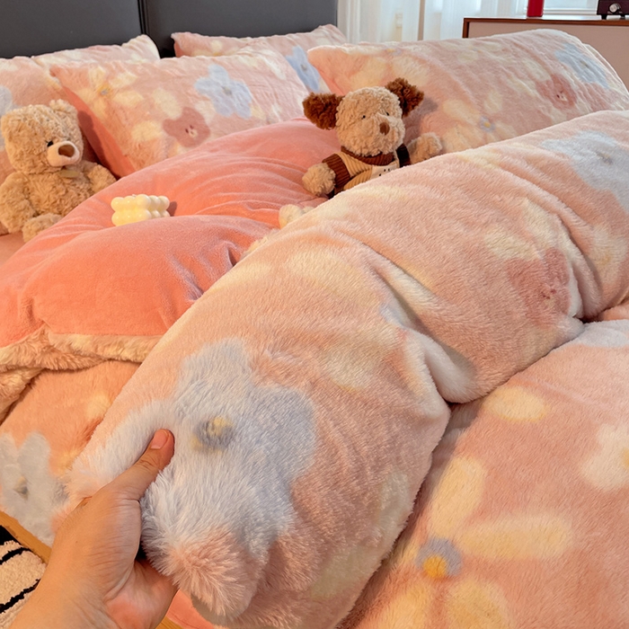 91家纺网 家纺一手货源 找家纺 金梦拉 2025直播爆款A类加厚兔绒印花系列四件套 暖阳