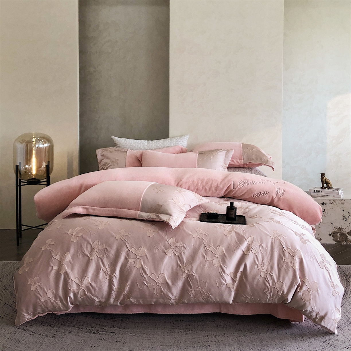 91家纺网 家纺一手货源 找家纺 （总）换种生活 2025新款A类浮雕牛奶绒刺绣四件套