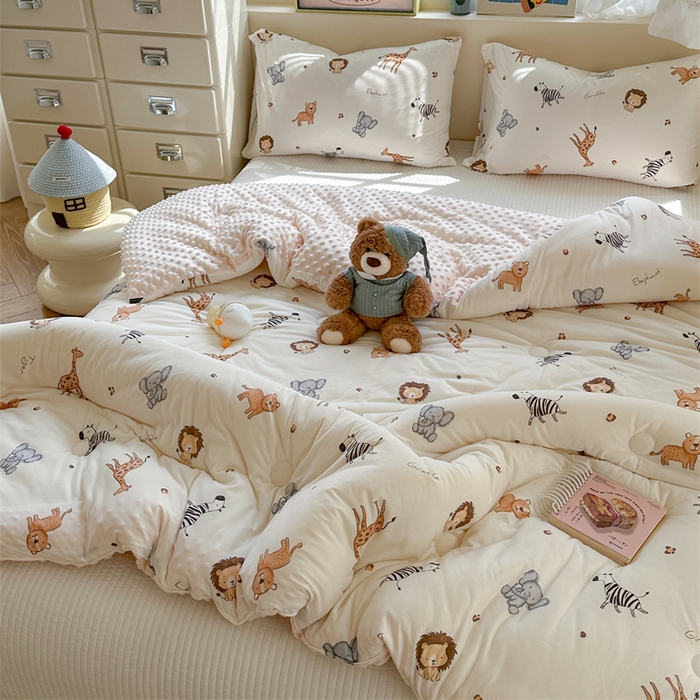 91家纺网 家纺一手货源 找家纺 暖生活 2025新款针织棉豆豆绒大豆秋冬被 被子被芯 豆豆小动物