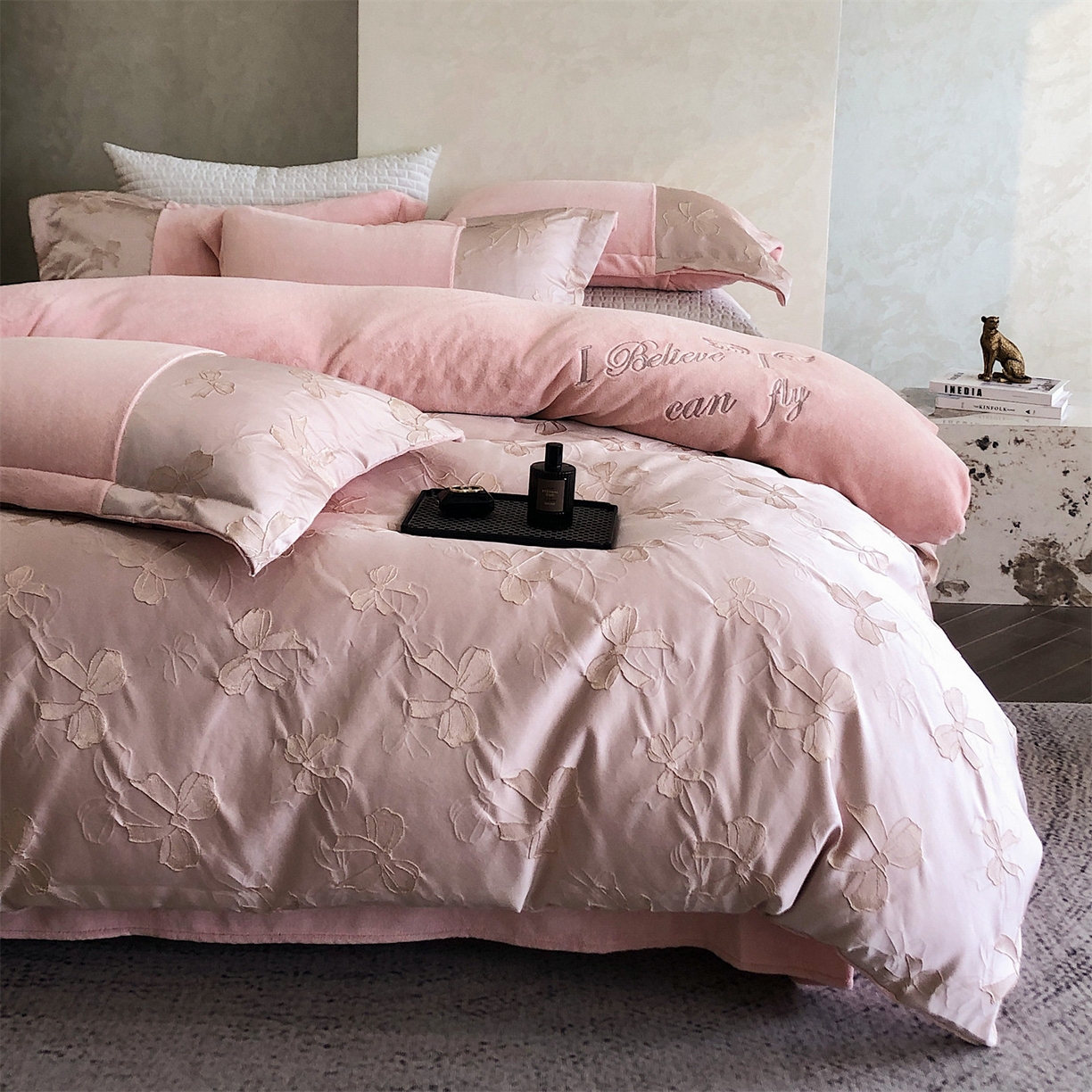 91家纺网 家纺一手货源 找家纺 （总）换种生活 2025新款A类浮雕牛奶绒刺绣四件套