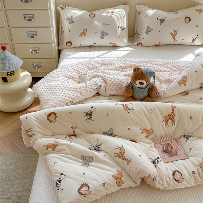 91家纺网 家纺一手货源 找家纺 暖生活 2025新款针织棉豆豆绒大豆秋冬被 被子被芯 豆豆小动物