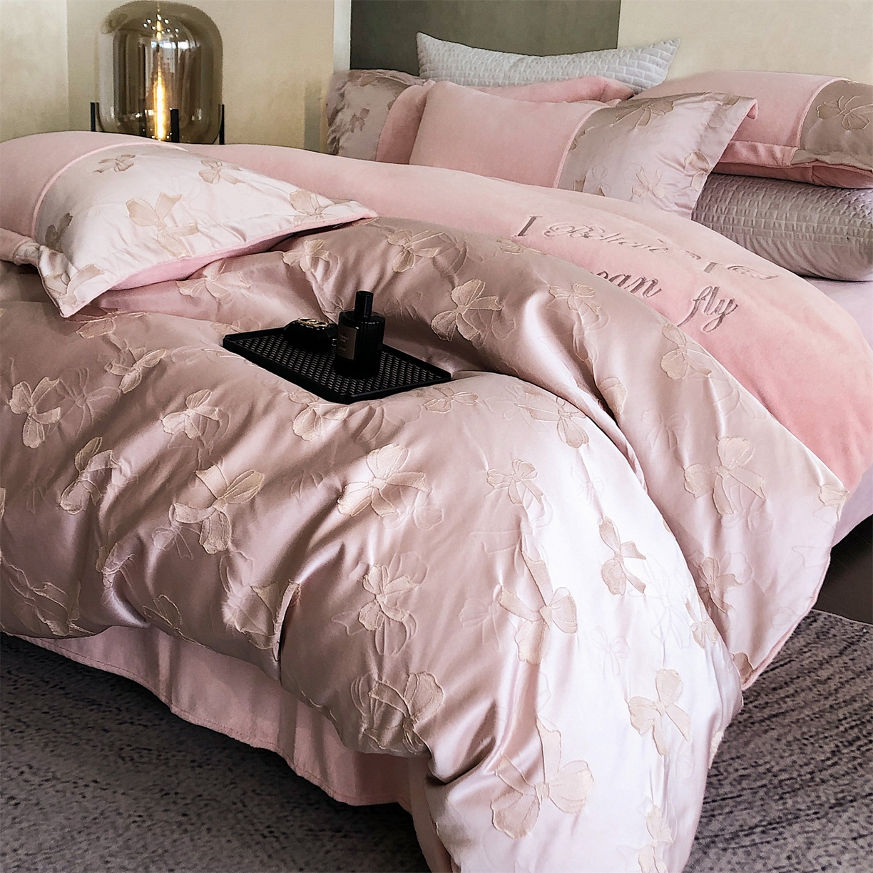 91家纺网 家纺一手货源 找家纺 （总）换种生活 2025新款A类浮雕牛奶绒刺绣四件套