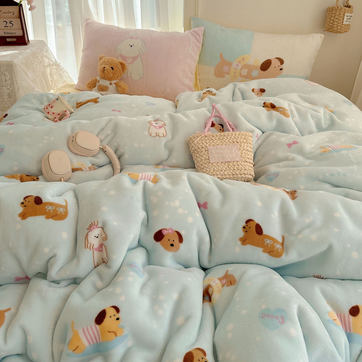 91家纺网 家纺一手货源 找家纺 美乐迪家纺 2025秋冬新款牛奶绒四件套 香肠狗