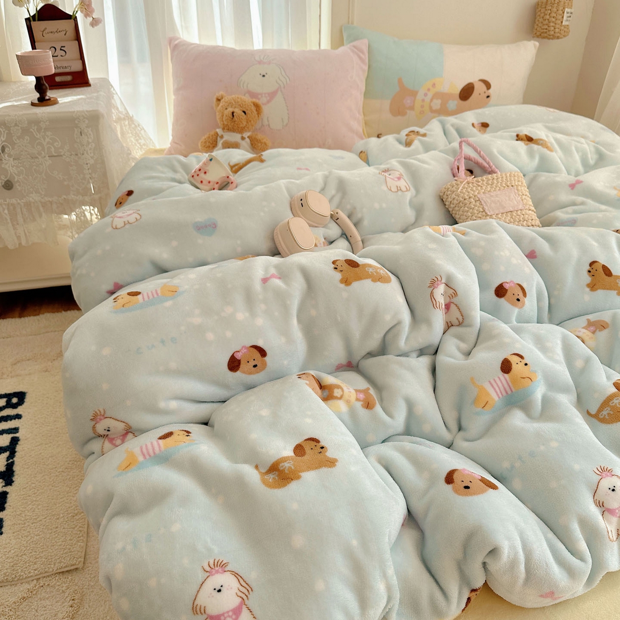 91家纺网 家纺一手货源 找家纺 美乐迪家纺 2025秋冬新款牛奶绒四件套 香肠狗