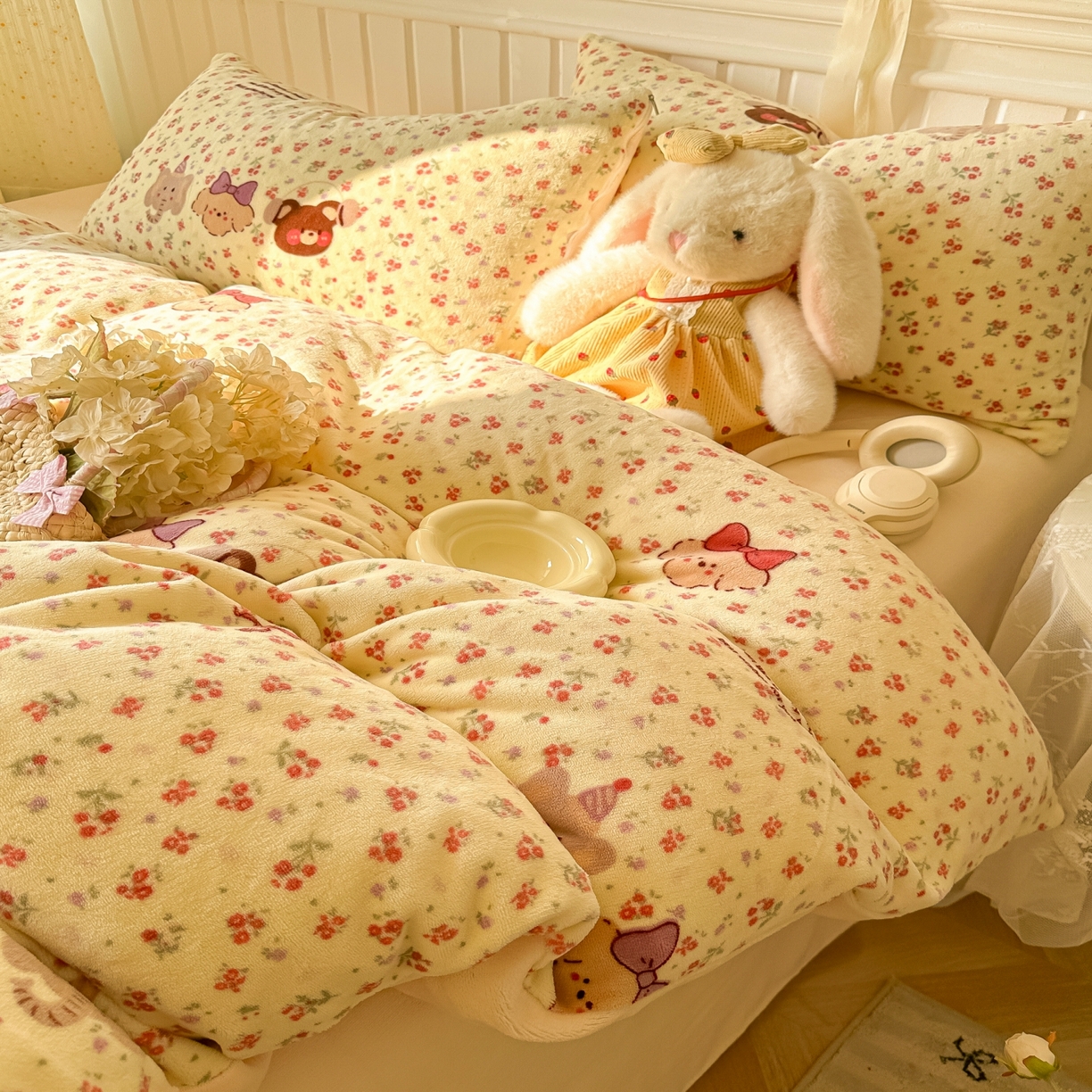 91家纺网 家纺一手货源 找家纺 韩巢家纺 2025新款高克重印花牛奶绒床品四件套 动物乐园