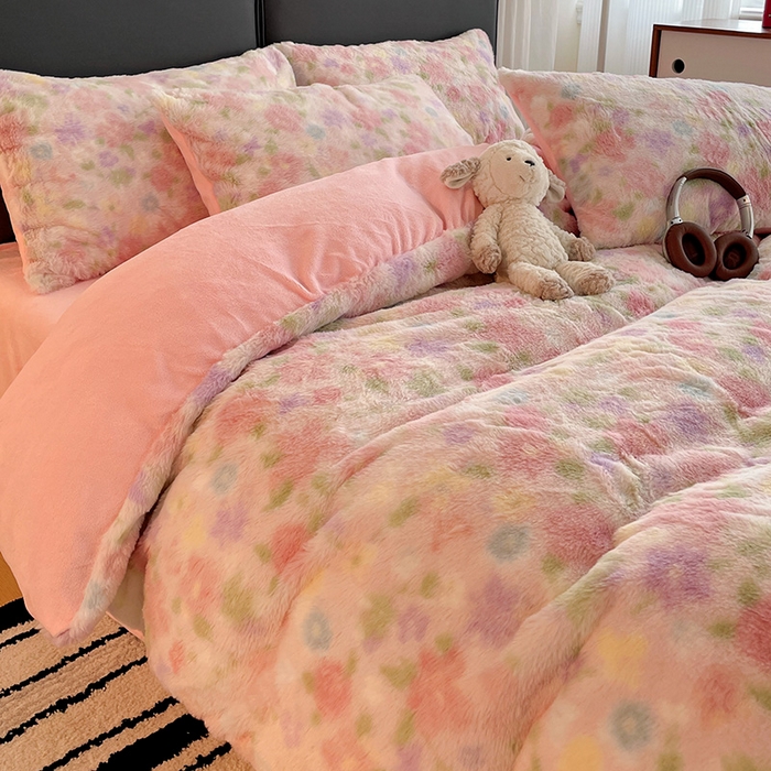 91家纺网 家纺一手货源 找家纺 金梦拉 2025直播爆款A类加厚兔绒印花系列四件套 柔韵粉