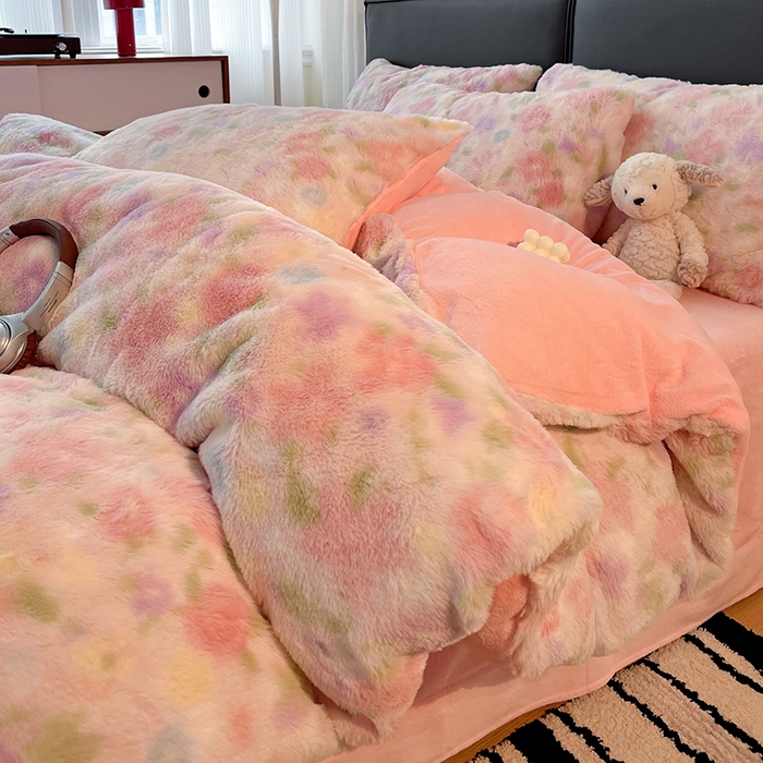 91家纺网 家纺一手货源 找家纺 金梦拉 2025直播爆款A类加厚兔绒印花系列四件套 柔韵粉