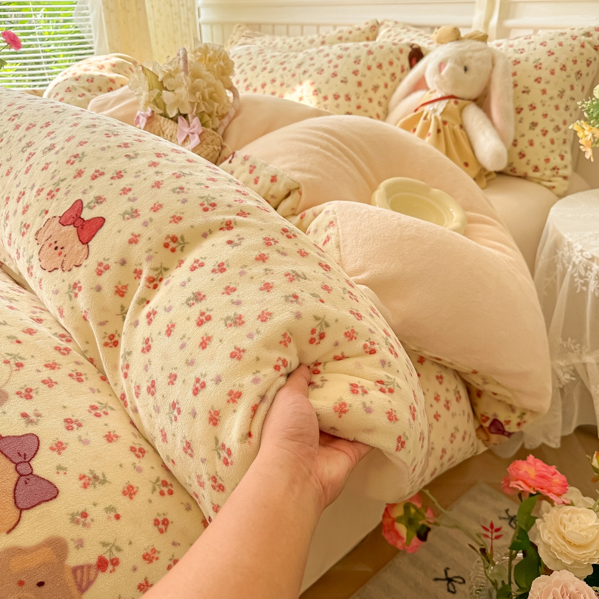 91家纺网 家纺一手货源 找家纺 韩巢家纺 2025新款高克重印花牛奶绒床品四件套 动物乐园