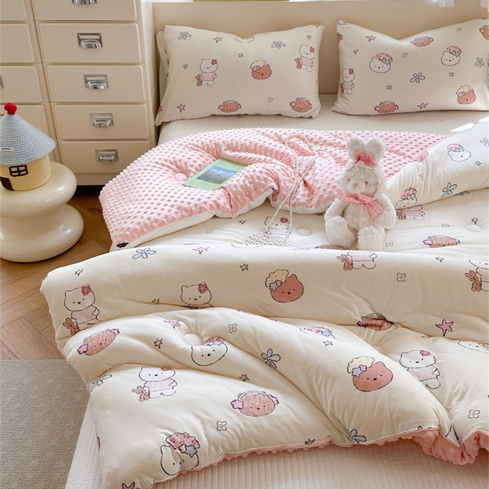 91家纺网 家纺一手货源 找家纺 暖生活 2025新款针织棉豆豆绒大豆秋冬被 被子被芯 耳机凯蒂