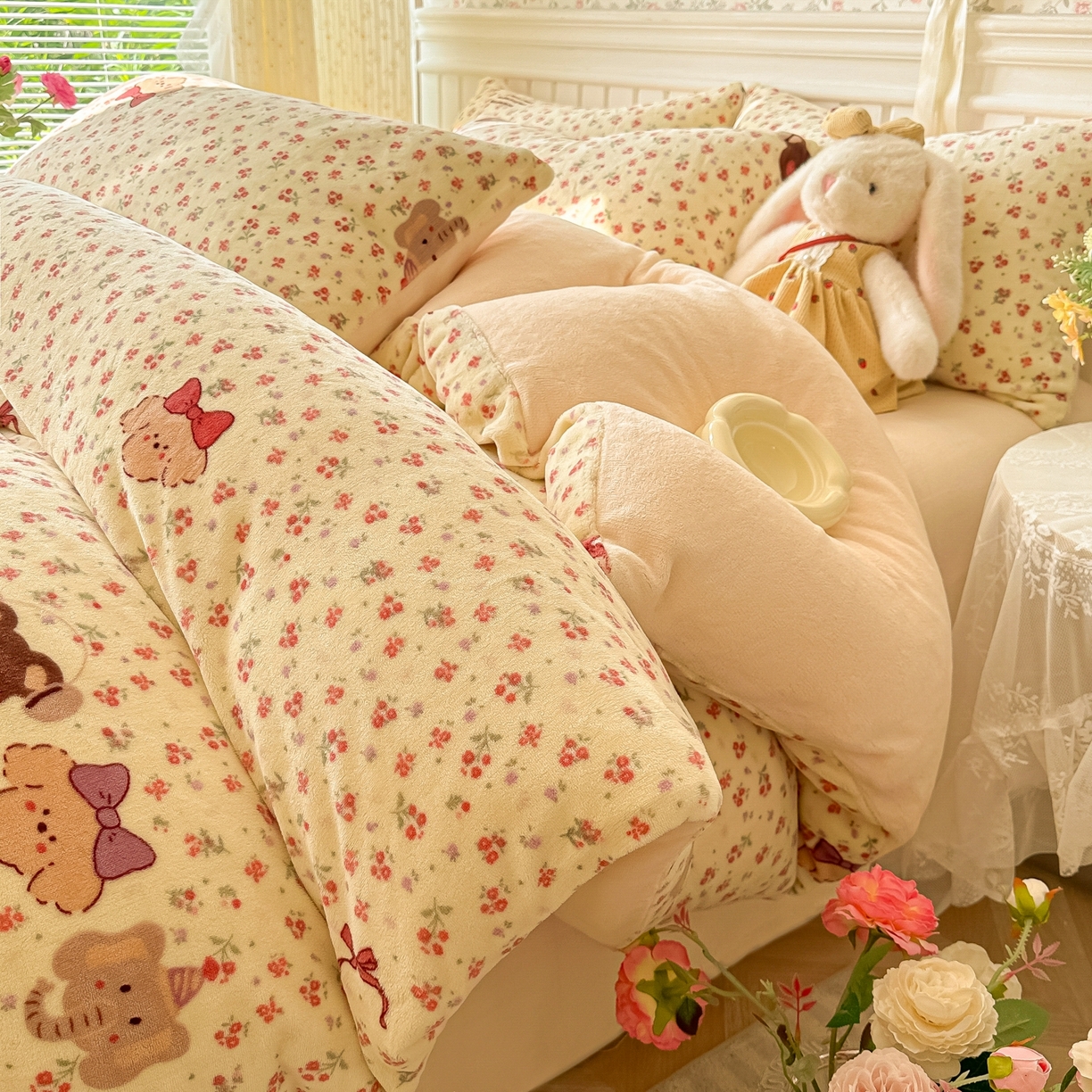 91家纺网 家纺一手货源 找家纺 韩巢家纺 2025新款高克重印花牛奶绒床品四件套 动物乐园