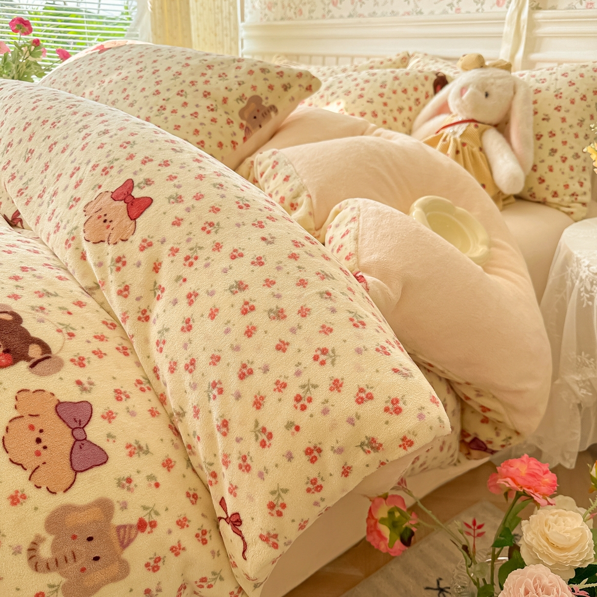 91家纺网 家纺一手货源 找家纺 韩巢家纺 2025新款高克重印花牛奶绒床品四件套 动物乐园