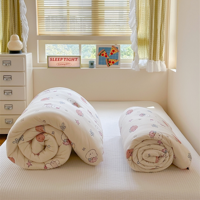 91家纺网 家纺一手货源 找家纺 暖生活 2025新款针织棉豆豆绒大豆秋冬被 被子被芯 耳机凯蒂