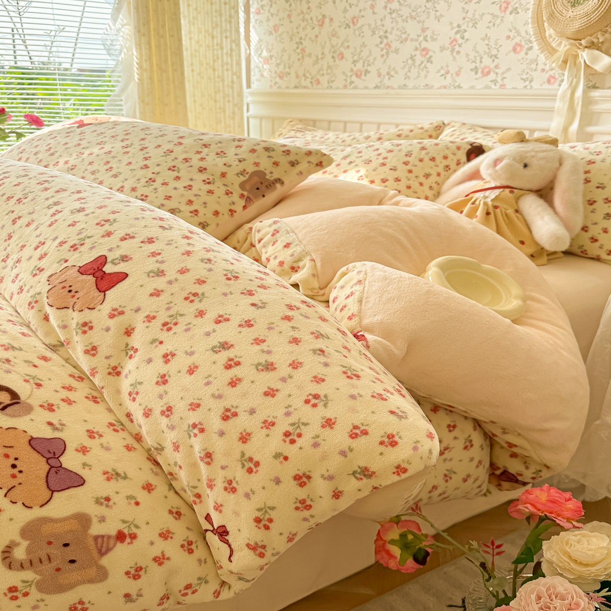 91家纺网 家纺一手货源 找家纺 韩巢家纺 2025新款高克重印花牛奶绒床品四件套 动物乐园