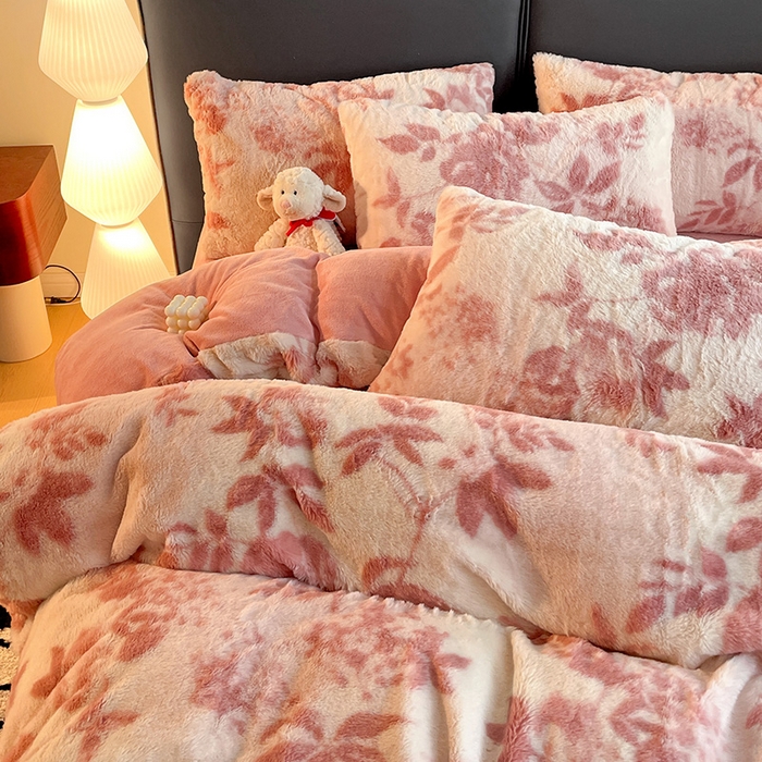 91家纺网 家纺一手货源 找家纺 金梦拉 2025直播爆款A类加厚兔绒印花系列四件套 水雾粉