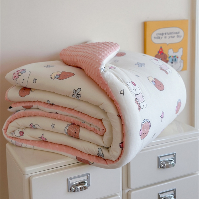 91家纺网 家纺一手货源 找家纺 暖生活 2025新款针织棉豆豆绒大豆秋冬被 被子被芯 耳机凯蒂