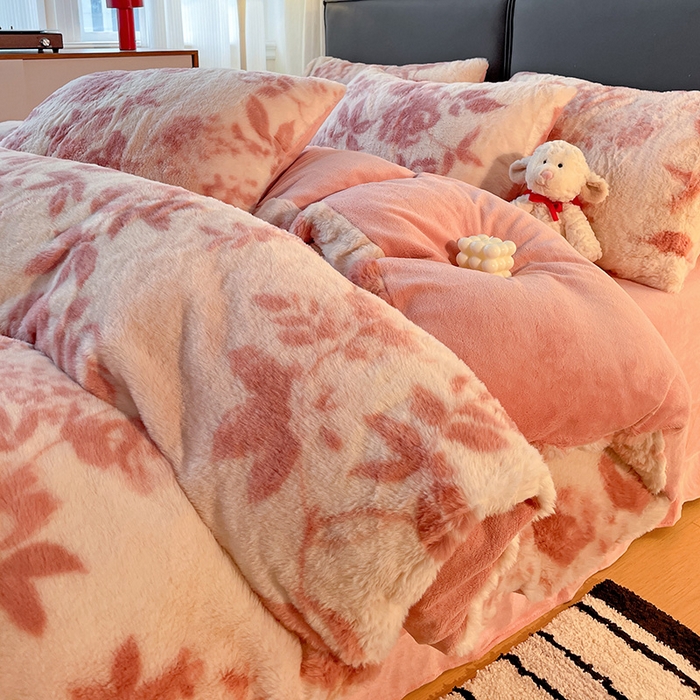 91家纺网 家纺一手货源 找家纺 金梦拉 2025直播爆款A类加厚兔绒印花系列四件套 水雾粉