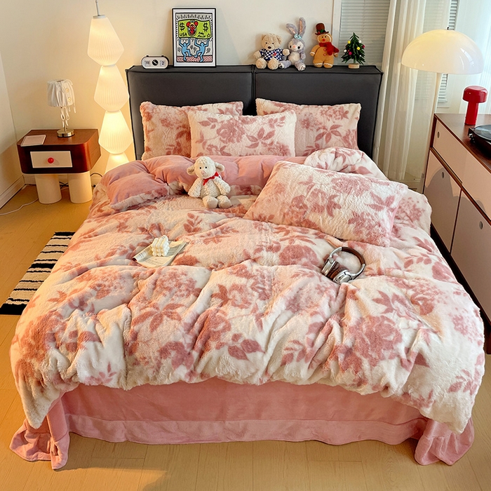 91家纺网 家纺一手货源 找家纺 金梦拉 2025直播爆款A类加厚兔绒印花系列四件套 水雾粉