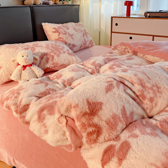 91家纺网 家纺一手货源 找家纺 金梦拉 2025直播爆款A类加厚兔绒印花系列四件套 水雾粉