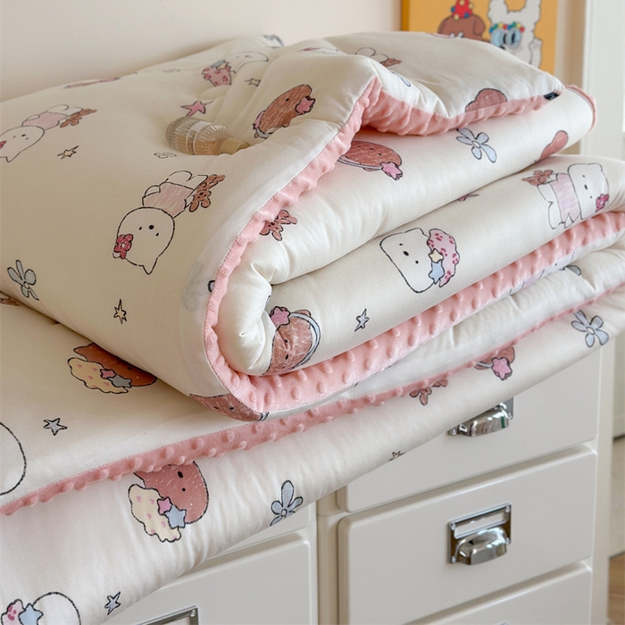 91家纺网 家纺一手货源 找家纺 暖生活 2025新款针织棉豆豆绒大豆秋冬被 被子被芯 耳机凯蒂