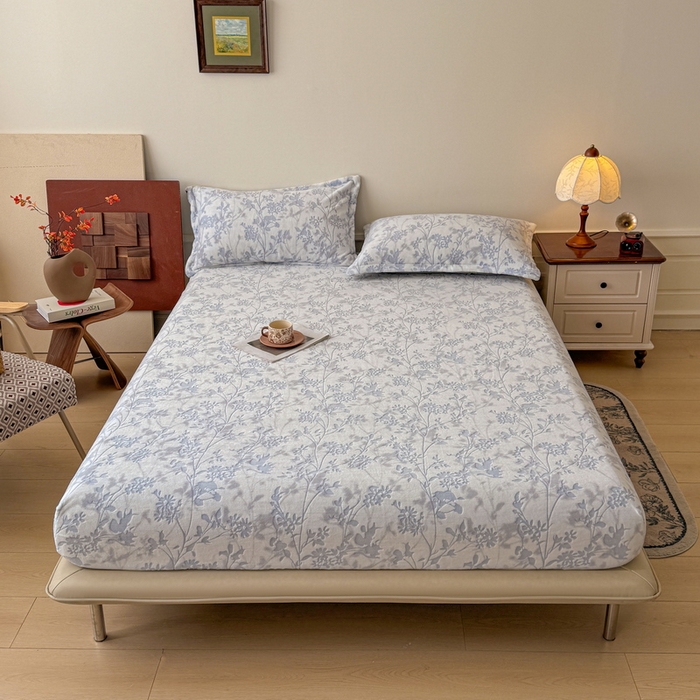 91家纺网 家纺一手货源 找家纺 LIFE.丽芙 2025秋冬新款A类牛奶绒230g立体雕花加厚单层床笠单件床垫子保护套罩子三件套 花朝梦-蓝