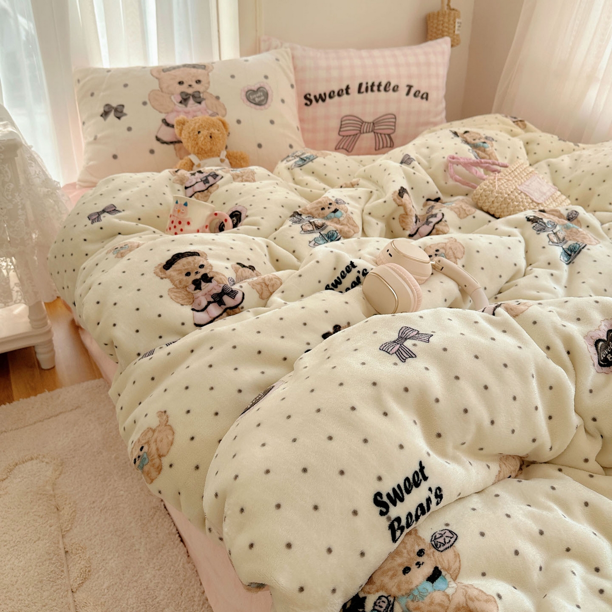 91家纺网 家纺一手货源 找家纺 美乐迪家纺 2025秋冬新款牛奶绒四件套 茶画熊