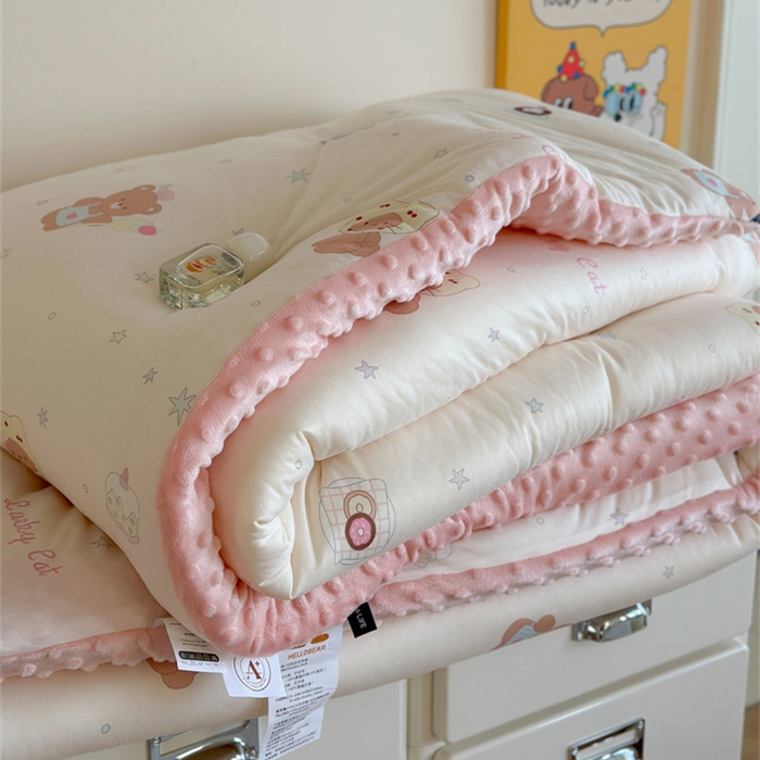 91家纺网 家纺一手货源 找家纺 暖生活 2025新款针织棉豆豆绒大豆秋冬被 被子被芯 黑皮KT