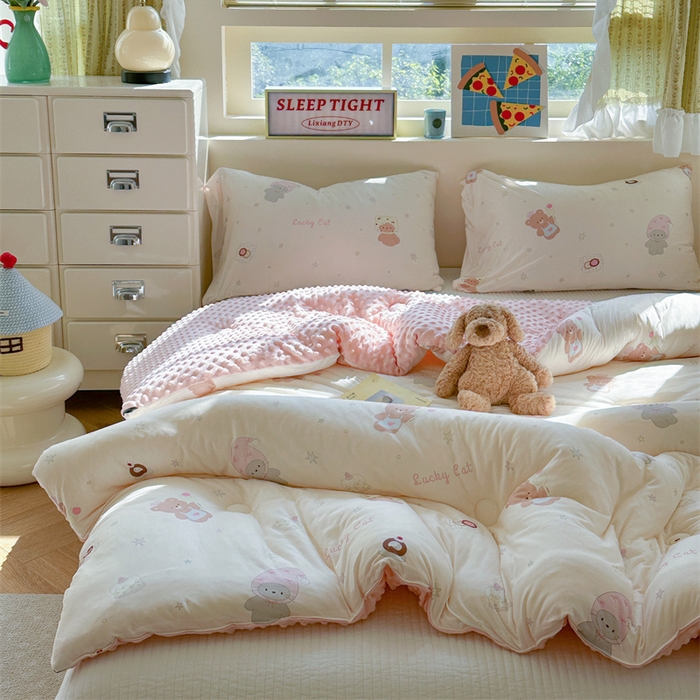 91家纺网 家纺一手货源 找家纺 暖生活 2025新款针织棉豆豆绒大豆秋冬被 被子被芯 黑皮KT