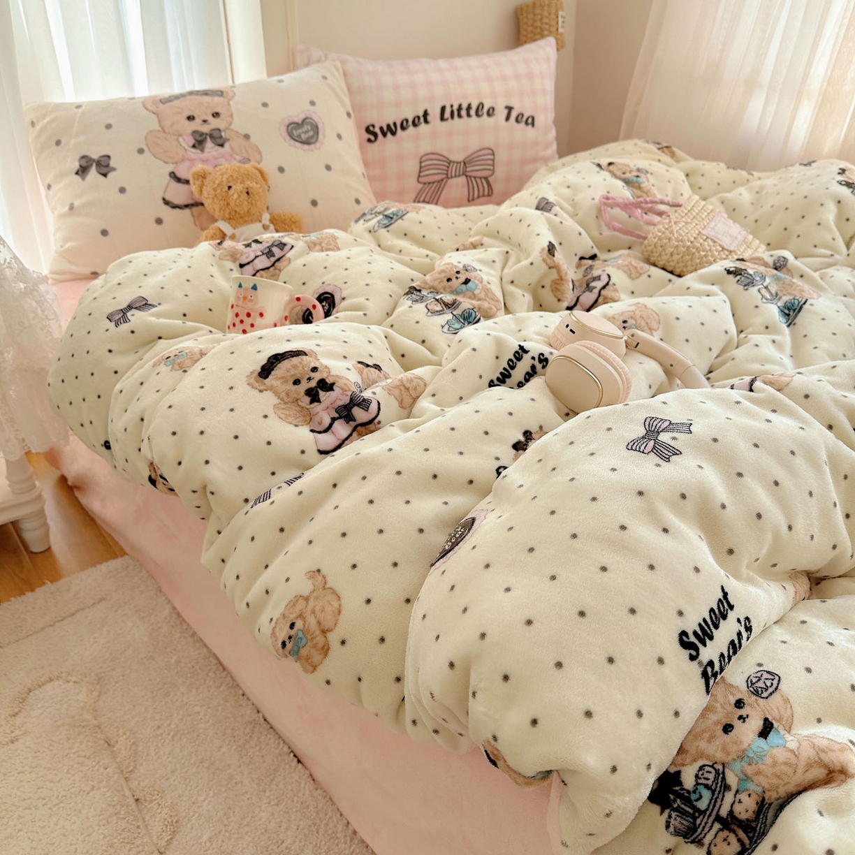 91家纺网 家纺一手货源 找家纺 美乐迪家纺 2025秋冬新款牛奶绒四件套 茶画熊