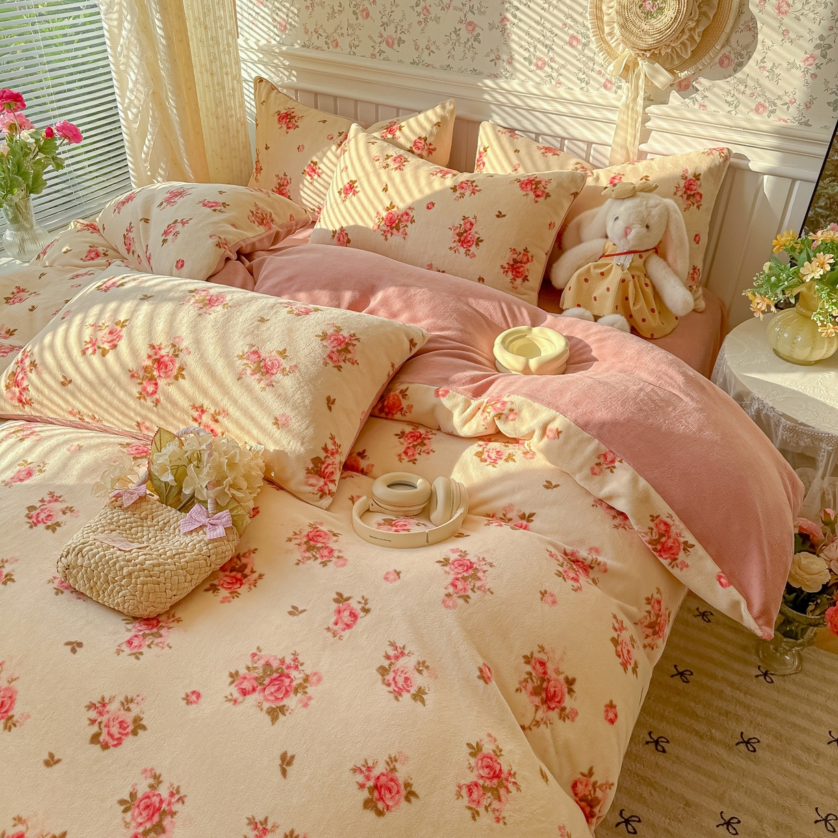 91家纺网 家纺一手货源 找家纺 韩巢家纺 2025新款高克重印花牛奶绒床品四件套 花仙子