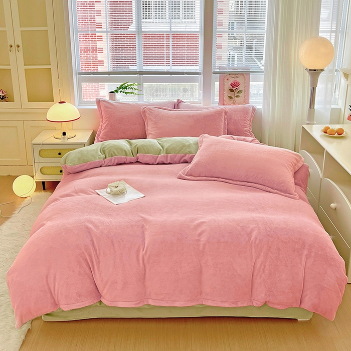 91家纺网 家纺一手货源 找家纺 （总）富馨莱 2025新款牛奶绒纯色双拼四件套