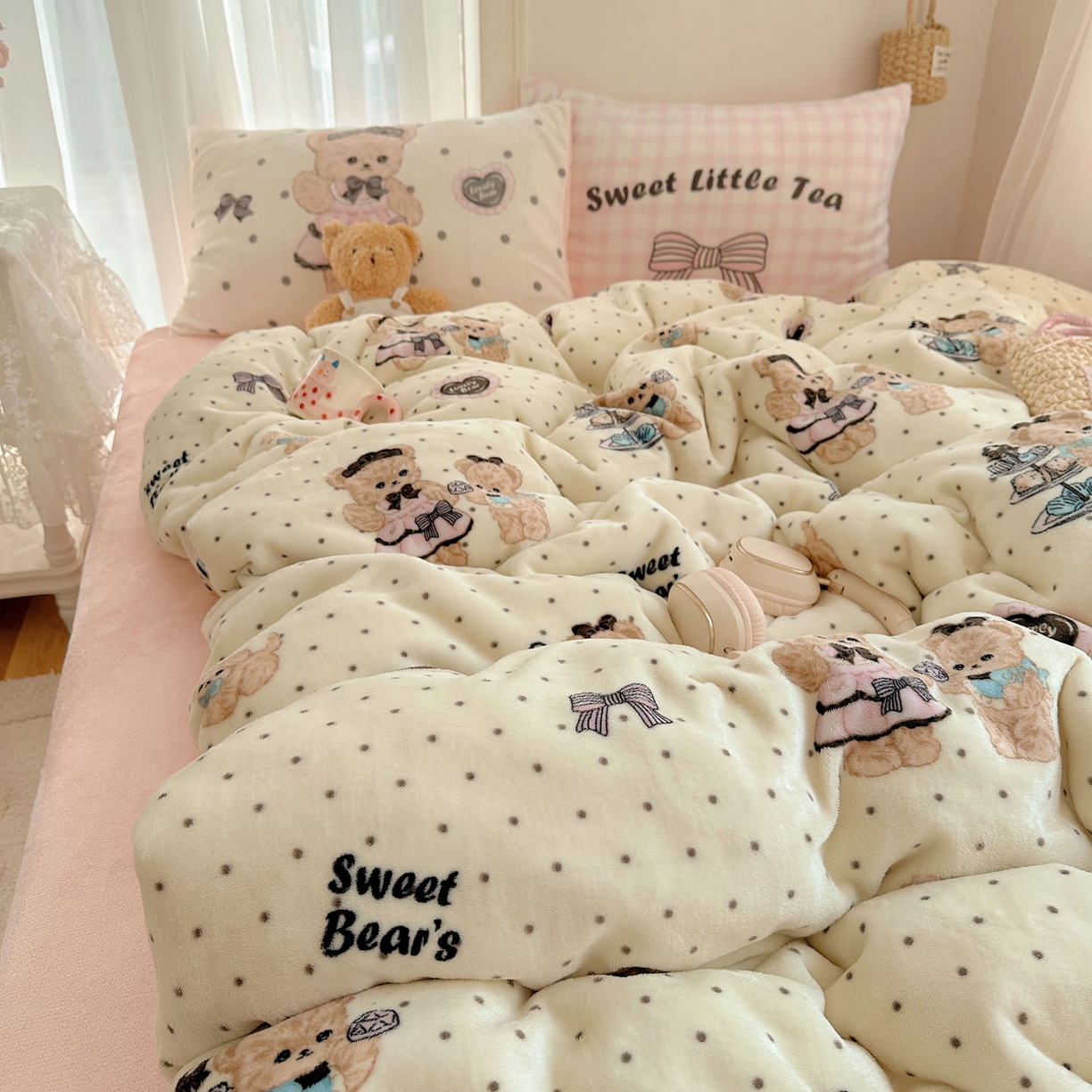 91家纺网 家纺一手货源 找家纺 美乐迪家纺 2025秋冬新款牛奶绒四件套 茶画熊