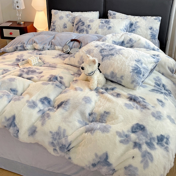 91家纺网 家纺一手货源 找家纺 金梦拉 2025直播爆款A类加厚兔绒印花系列四件套 云水蓝