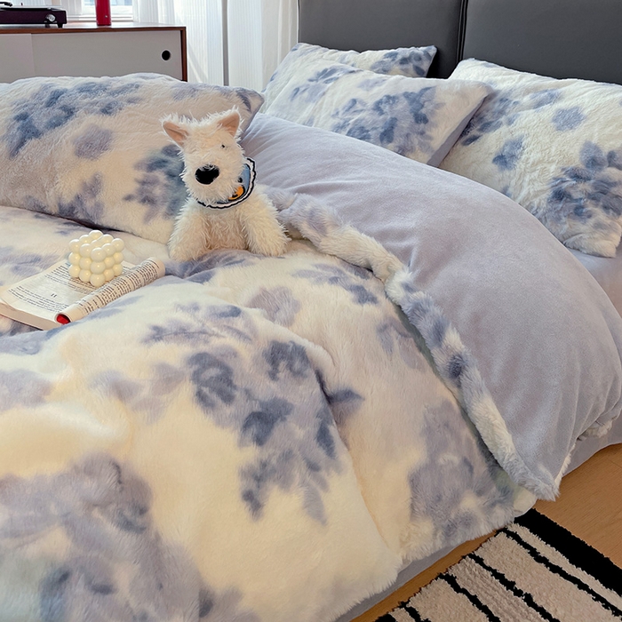 91家纺网 家纺一手货源 找家纺 金梦拉 2025直播爆款A类加厚兔绒印花系列四件套 云水蓝