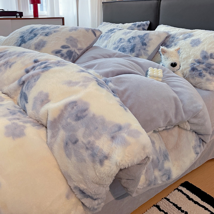 91家纺网 家纺一手货源 找家纺 金梦拉 2025直播爆款A类加厚兔绒印花系列四件套 云水蓝