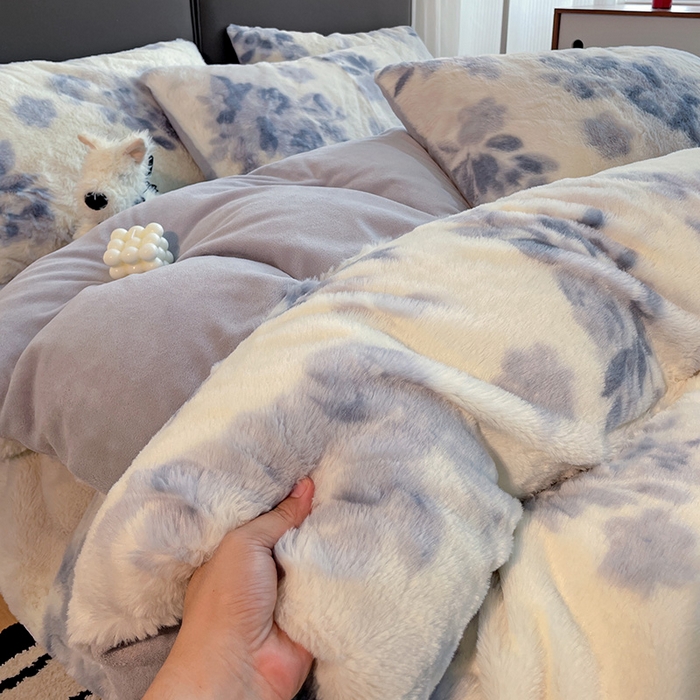 91家纺网 家纺一手货源 找家纺 金梦拉 2025直播爆款A类加厚兔绒印花系列四件套 云水蓝