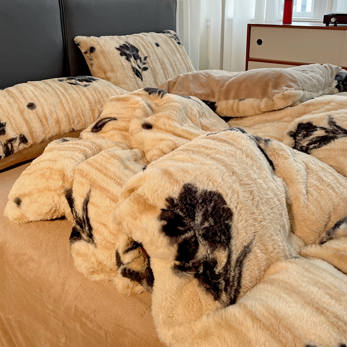 91家纺网 家纺一手货源 找家纺 金梦拉 2025直播爆款A类加厚兔绒印花系列四件套 绽放