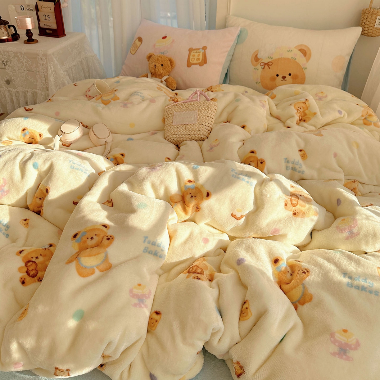 91家纺网 家纺一手货源 找家纺 美乐迪家纺 2025秋冬新款牛奶绒四件套 烘培熊