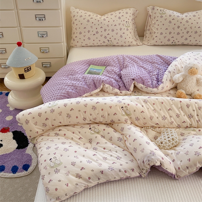 91家纺网 家纺一手货源 找家纺 暖生活 2025新款针织棉豆豆绒大豆秋冬被 被子被芯 花花鸭