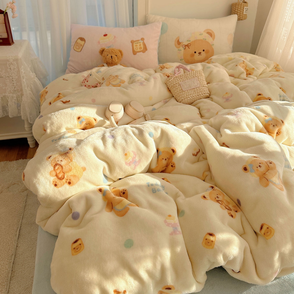 91家纺网 家纺一手货源 找家纺 美乐迪家纺 2025秋冬新款牛奶绒四件套 烘培熊