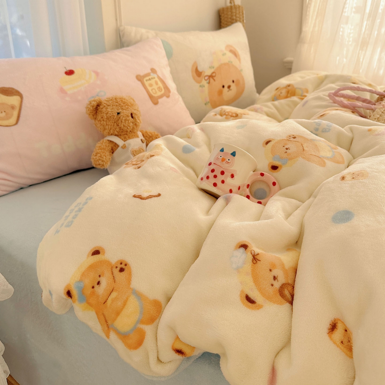 91家纺网 家纺一手货源 找家纺 美乐迪家纺 2025秋冬新款牛奶绒四件套 烘培熊