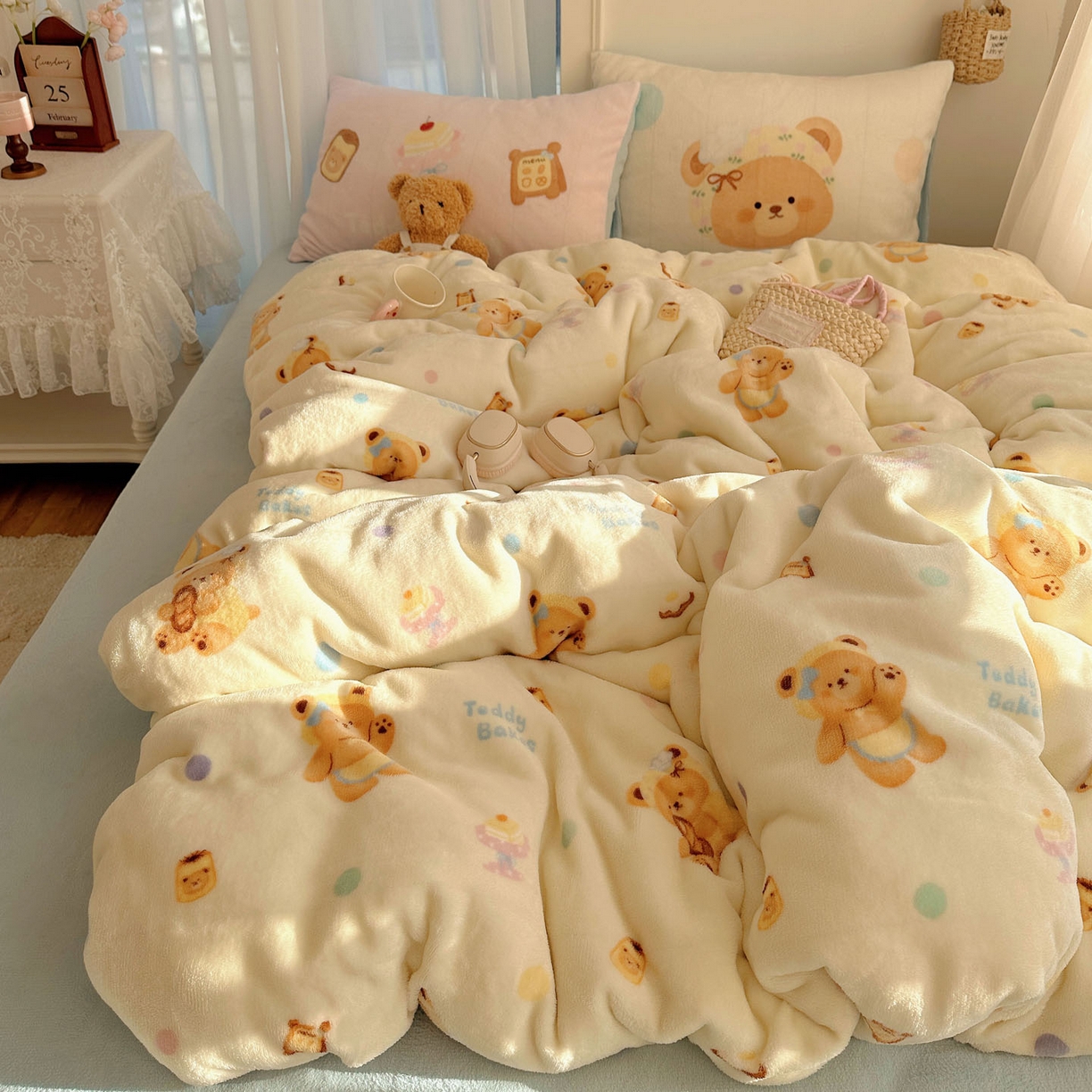 91家纺网 家纺一手货源 找家纺 美乐迪家纺 2025秋冬新款牛奶绒四件套 烘培熊