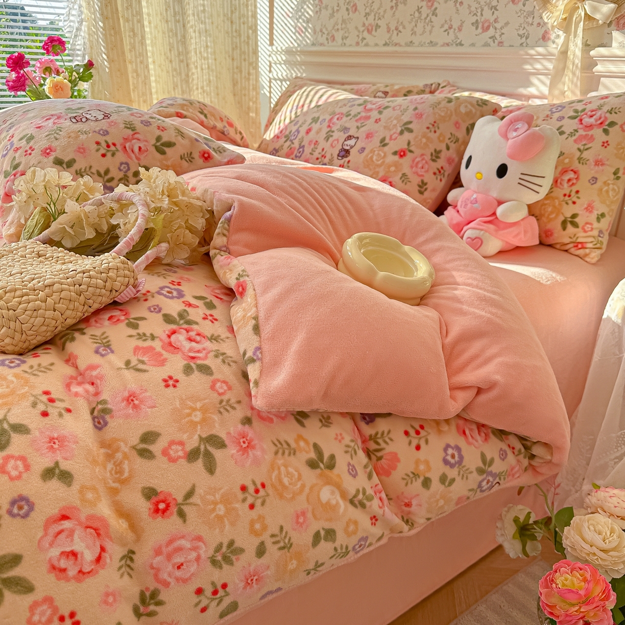 91家纺网 家纺一手货源 找家纺 韩巢家纺 2025新款高克重印花牛奶绒床品四件套 花园小猫