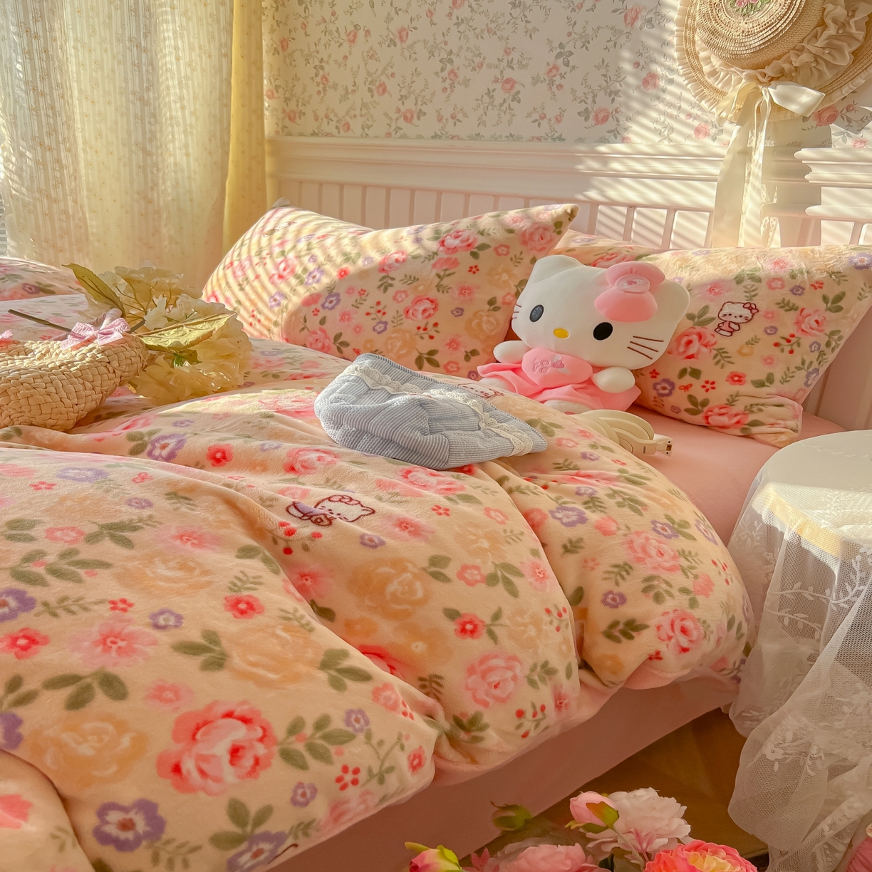 91家纺网 家纺一手货源 找家纺 韩巢家纺 2025新款高克重印花牛奶绒床品四件套 花园小猫