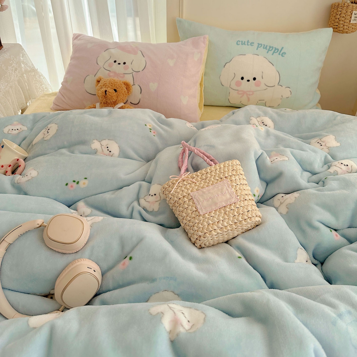 91家纺网 家纺一手货源 找家纺 美乐迪家纺 2025秋冬新款牛奶绒四件套 蓝色小狗