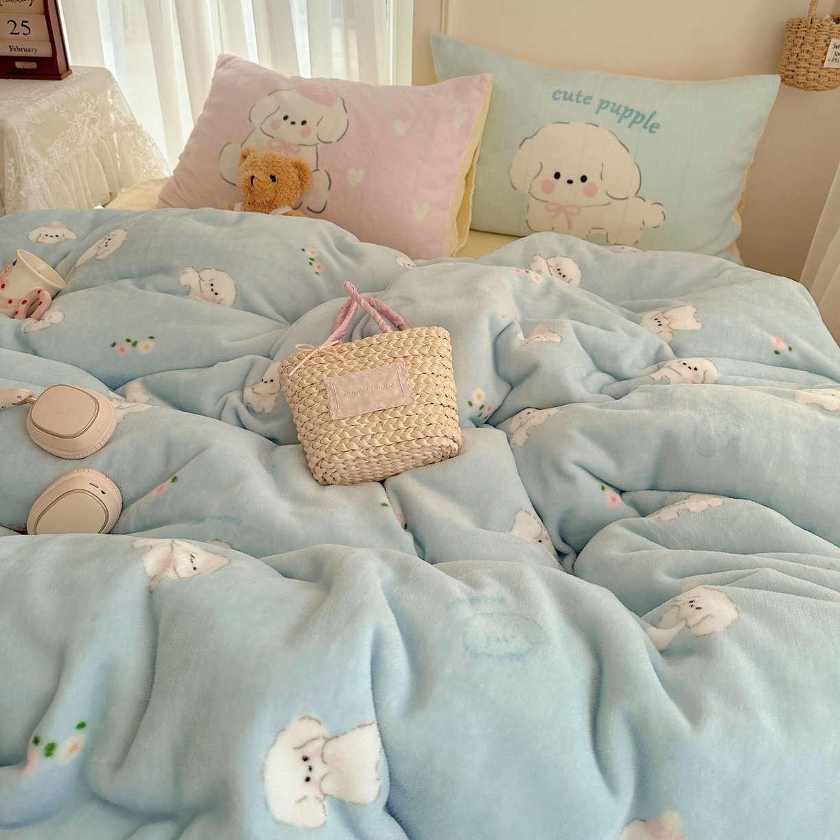 91家纺网 家纺一手货源 找家纺 美乐迪家纺 2025秋冬新款牛奶绒四件套 蓝色小狗